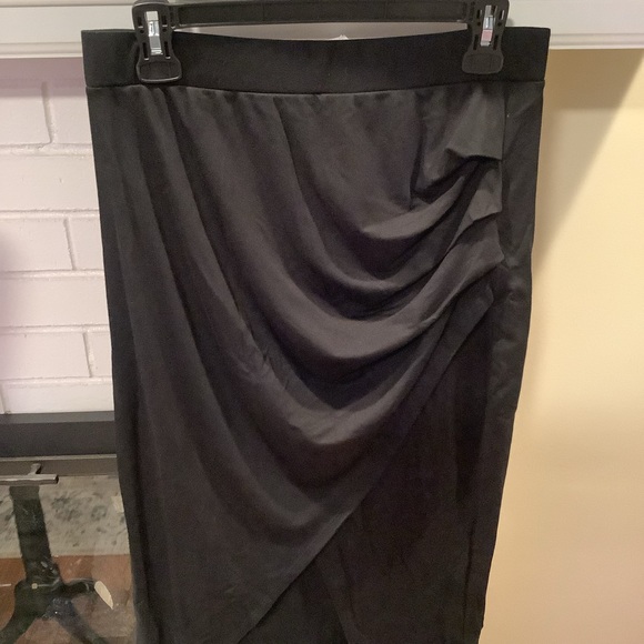 Halara Side Cinched Front Split Hem Black Women's Skirt Size Large - Picture 3 of 7
